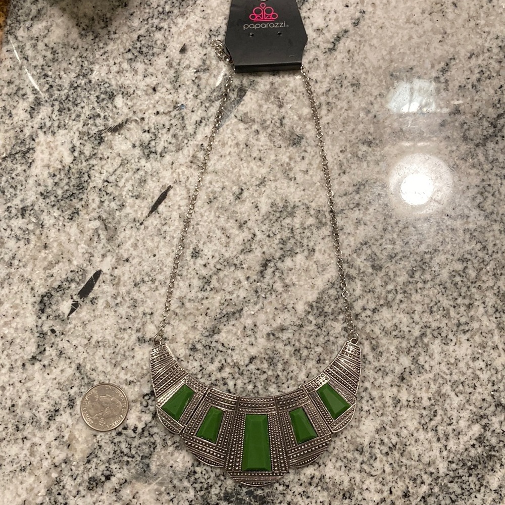 Metal boho style green necklace